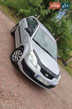 Хэтчбек Kia Rio 2008 в 