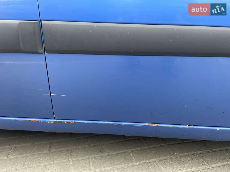 Седан Kia Rio 2007 в Львові