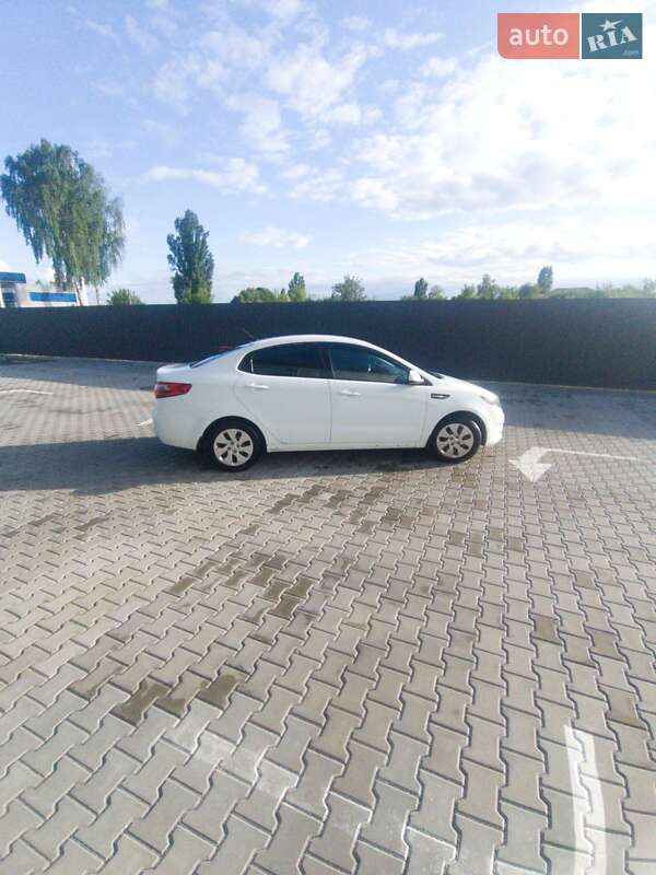Седан Kia Rio 2012 в Белой Церкви
