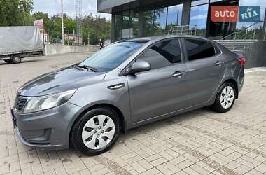 Седан Kia Rio 2013 в Києві
