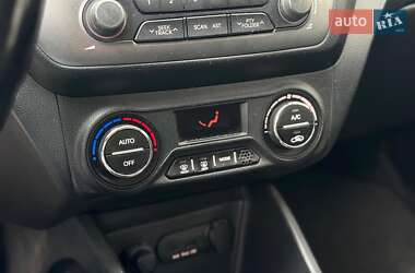 Седан Kia Rio 2013 в 
