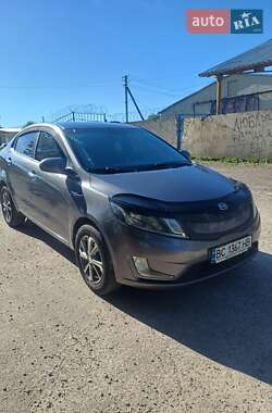 Седан Kia Rio 2012 в Каменке-Бугской