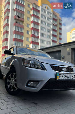 Седан Kia Rio 2010 в Каменец-Подольском