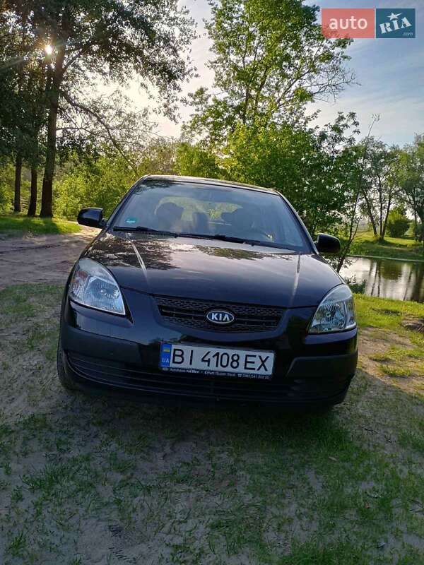 Хэтчбек Kia Rio 2009 в Гадяче