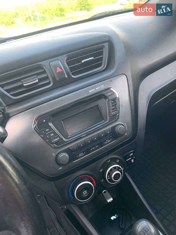 Седан Kia Rio 2012 в Хмельницком