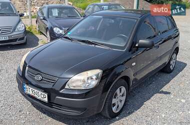 Хэтчбек Kia Rio 2009 в 