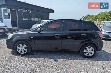 Хэтчбек Kia Rio 2009 в 