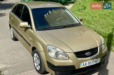Хэтчбек Kia Rio 2008 в Киеве