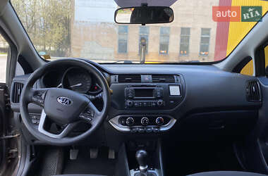 Хетчбек Kia Rio 2012 в 