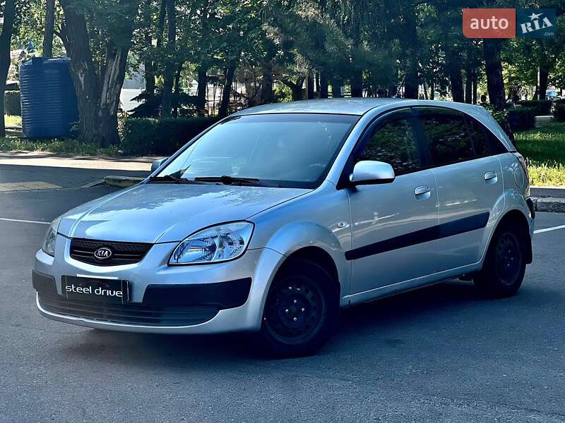 Хэтчбек Kia Rio 2007 в Николаеве