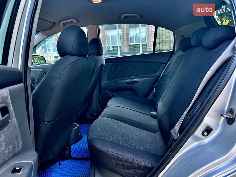Хэтчбек Kia Rio 2007 в Николаеве