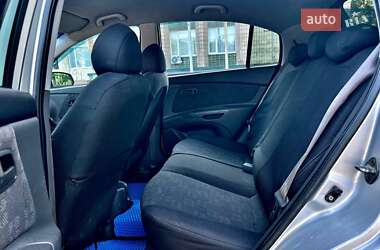 Хэтчбек Kia Rio 2007 в 