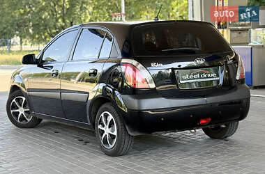 Хэтчбек Kia Rio 2008 в 