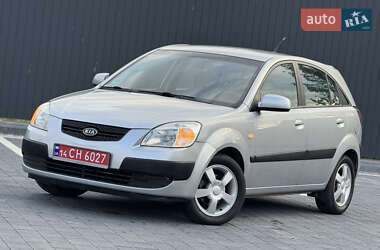 Хэтчбек Kia Rio 2006 в 