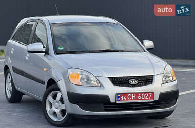 Хэтчбек Kia Rio 2006 в 