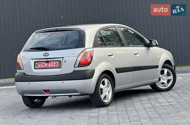 Хэтчбек Kia Rio 2006 в 