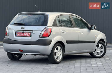 Хэтчбек Kia Rio 2006 в 