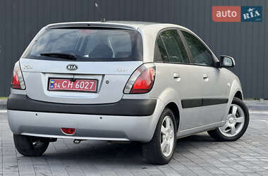 Хэтчбек Kia Rio 2006 в 