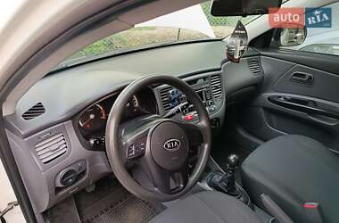 Седан Kia Rio 2011 в 