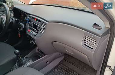 Седан Kia Rio 2011 в 