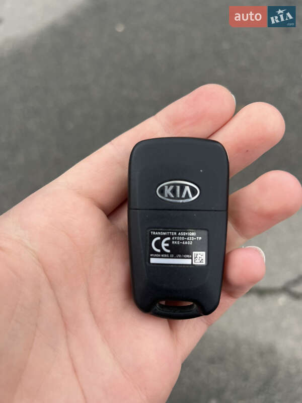 Седан Kia Rio 2013 в Киеве