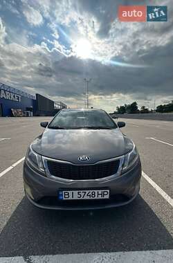 Седан Kia Rio 2013 в Полтаві