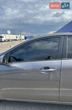 Седан Kia Rio 2013 в Полтаві