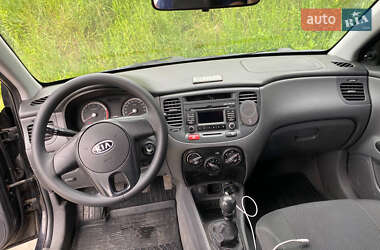 Хетчбек Kia Rio 2010 в 