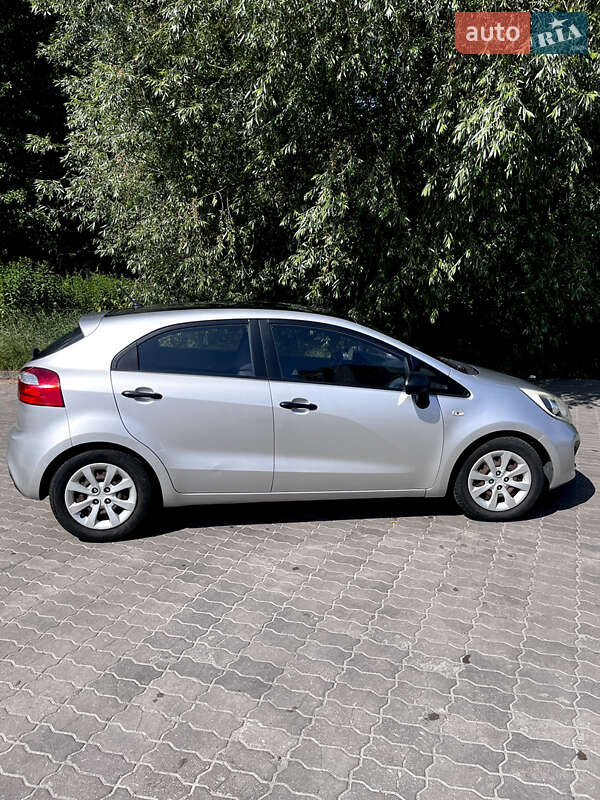Хетчбек Kia Rio 2012 в Львові