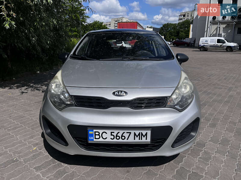 Хетчбек Kia Rio 2012 в Львові