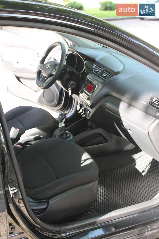 Седан Kia Rio 2013 в Коростишеві