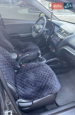 Седан Kia Rio 2012 в 