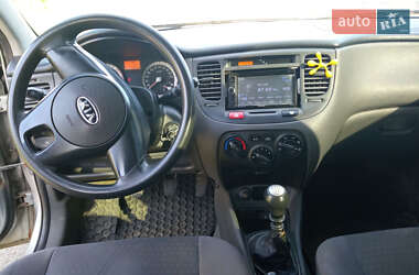 Седан Kia Rio 2011 в 
