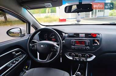Хетчбек Kia Rio 2013 в Ужгороді