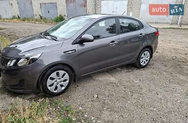 Седан Kia Rio 2013 в Днепре