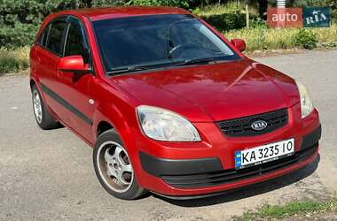 Хэтчбек Kia Rio 2008 в Киеве