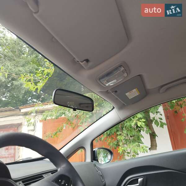 Хэтчбек Kia Rio 2012 в Житомире