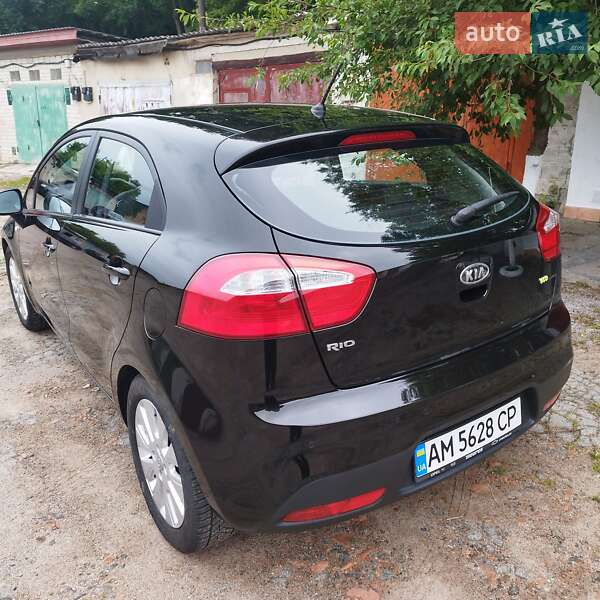 Хэтчбек Kia Rio 2012 в Житомире