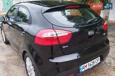Хэтчбек Kia Rio 2012 в 