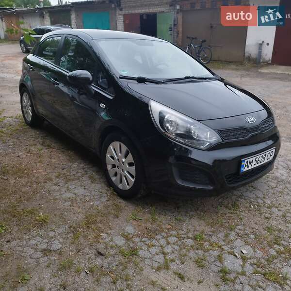 Хэтчбек Kia Rio 2012 в Житомире