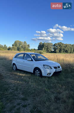 Хэтчбек Kia Rio 2011 в Киеве