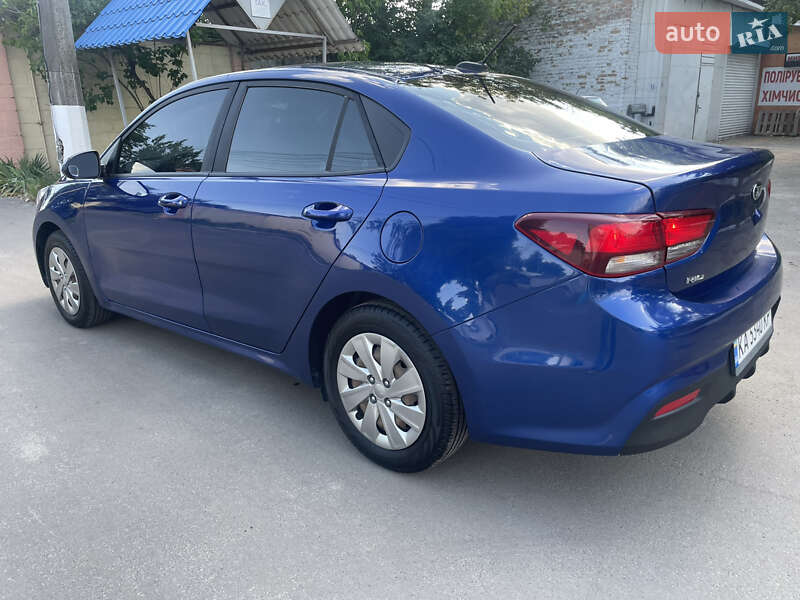 Седан Kia Rio 2018 в Киеве