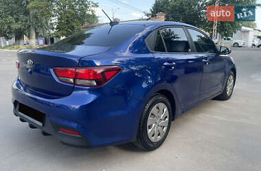 Седан Kia Rio 2018 в Киеве