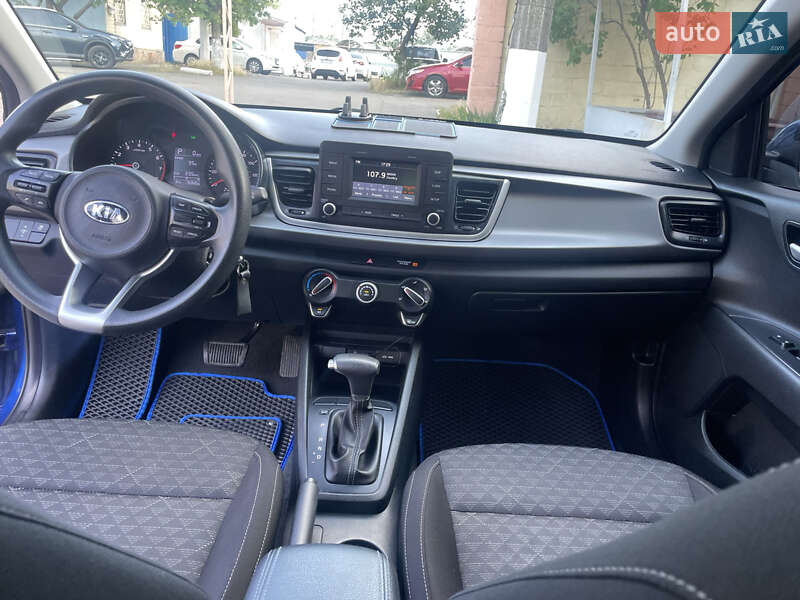 Седан Kia Rio 2018 в Киеве