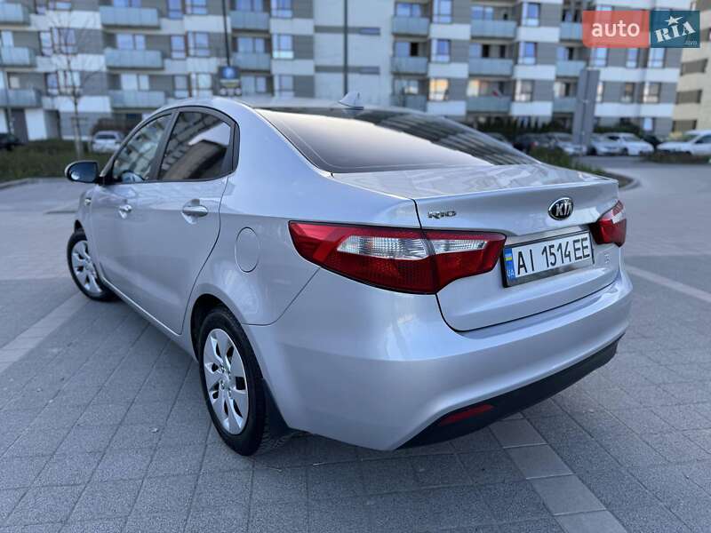 Седан Kia Rio 2013 в Києві
