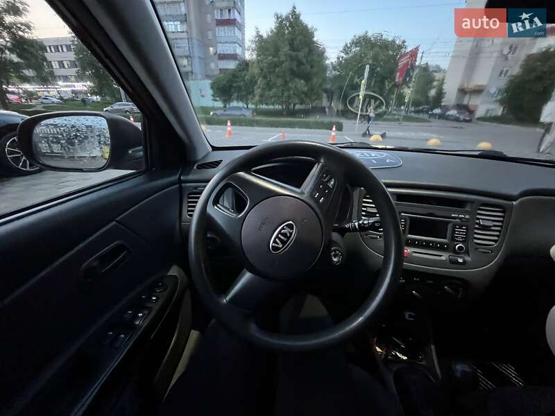 Хетчбек Kia Rio 2010 в Хмельницькому