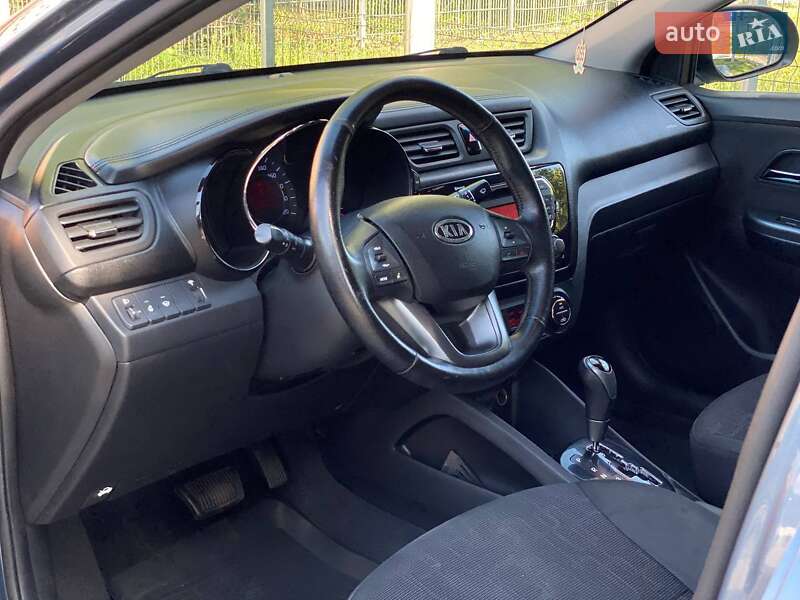 Седан Kia Rio 2013 в Днепре