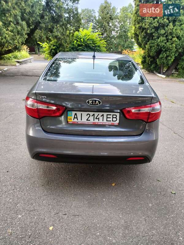 Седан Kia Rio 2012 в Смеле
