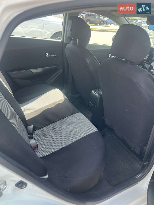 Седан Kia Rio 2012 в Киеве