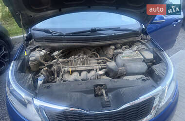 Седан Kia Rio 2012 в 